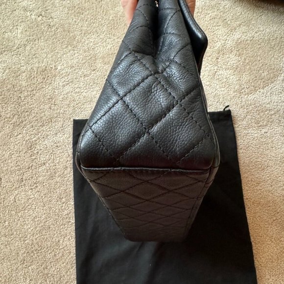 CHANEL Classic FLAP OG CAVIAR Maxi *MINT* Condition Silver Hardware L@@K! - Picture 12 of 16